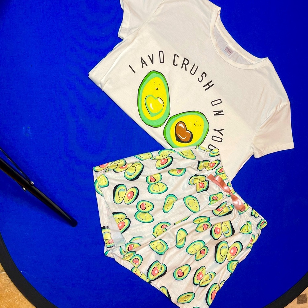 DIDK - Women’s Cute Avacado PJ Set - Size XS